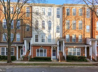 330 Cross Green St #A, Gaithersburg, MD 20878