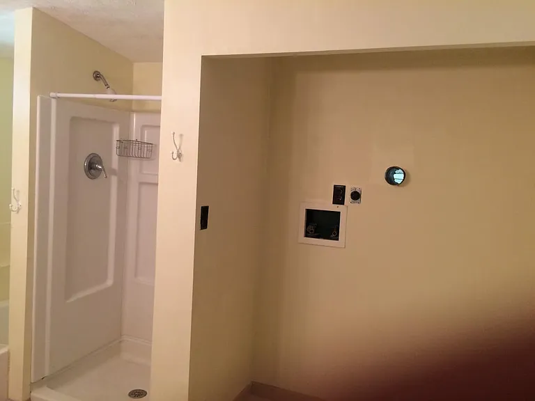 Bath - Washer/Dryer Hookups