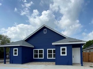 940 Country Club Dr #B, Seguin, TX 78155