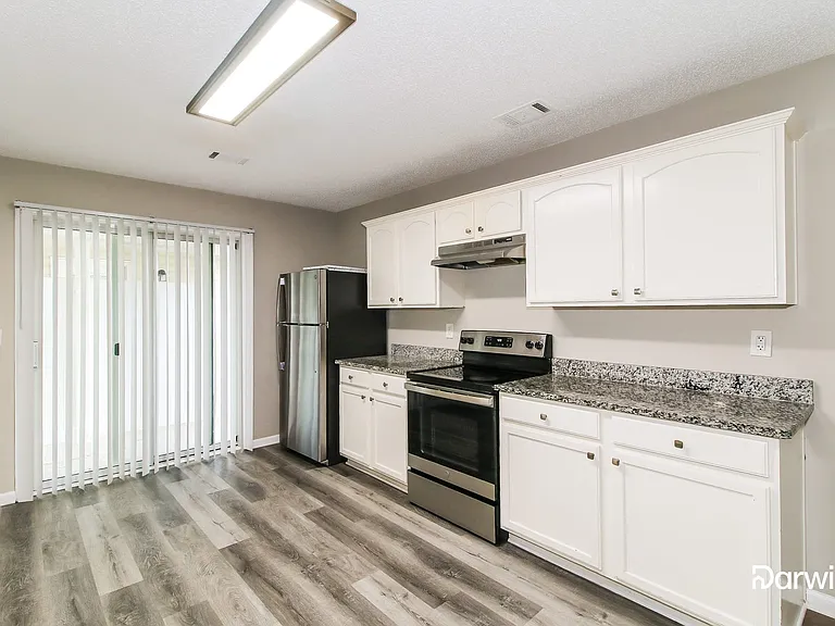 6285 Hickory Lane Cir — Photo 4