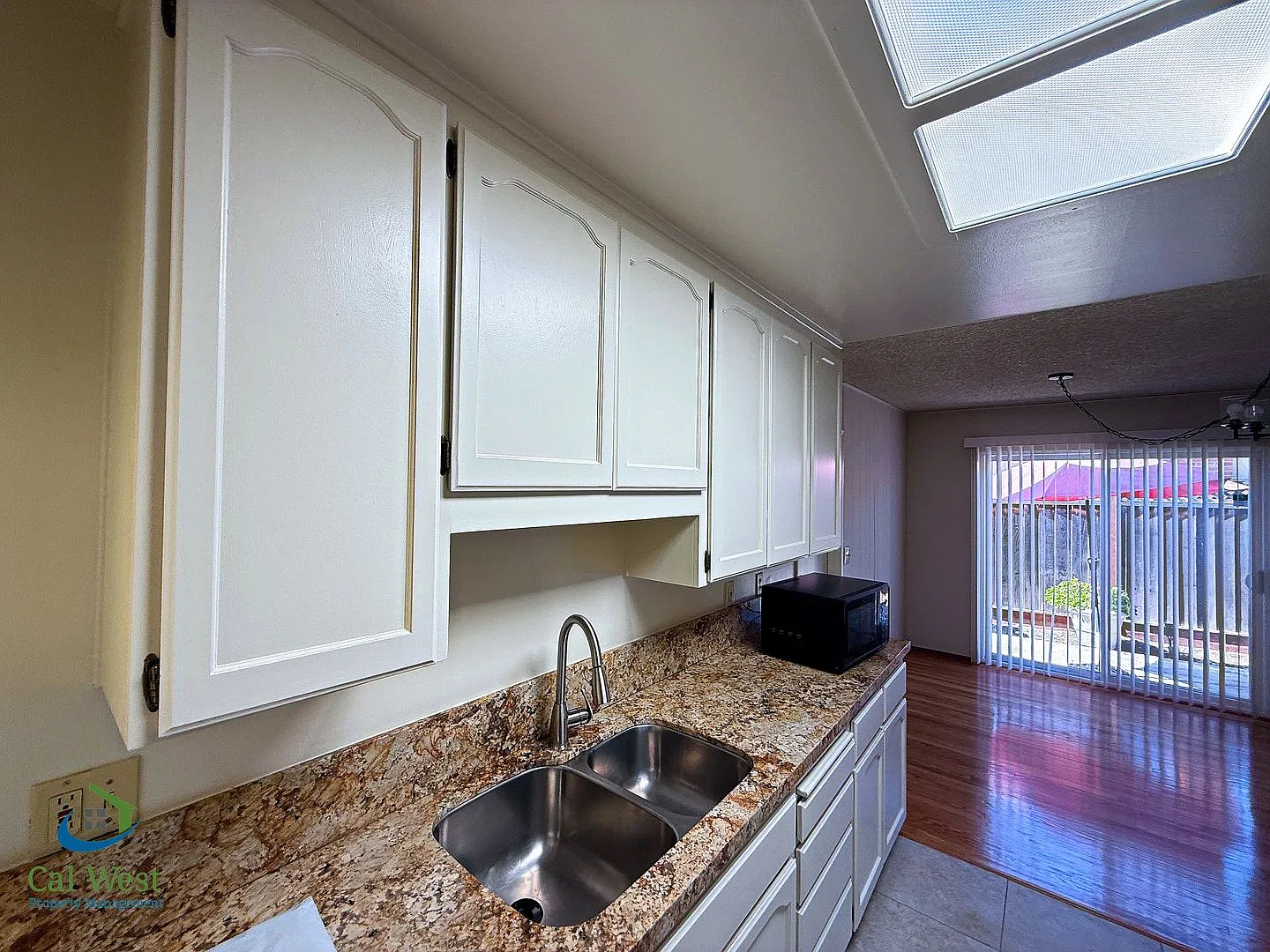 $5995 - 3 Bed/2 Bath Single Family Home in Cumberland Neighborhood/Sunnyvale — Photo 4