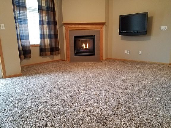 5th image of 950 67th St Unit 123