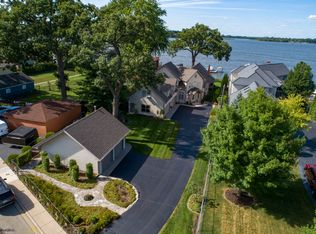 252 Lippincott Ln, Fox Lake, IL