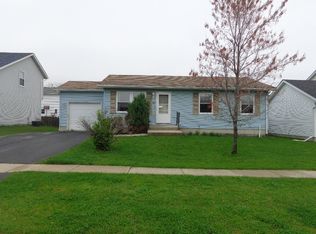 2433 Glen Cir W, Sycamore, IL 60178