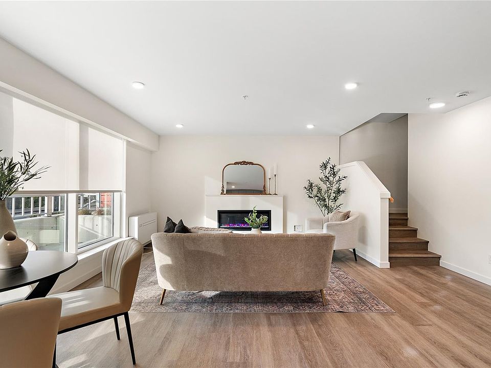 1st image of 1102 Esquimalt Rd #Townhouse 5