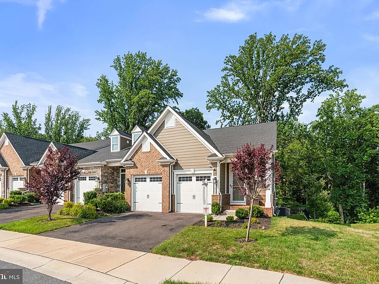 10513 Rossini Ln — Photo 45