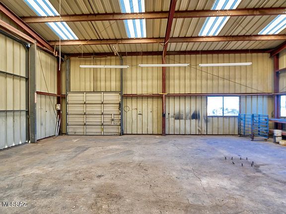 5th image of 650 S Cochise Ave