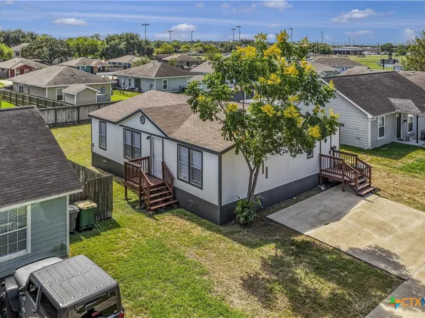 811 E Mesquite Ln, Victoria, TX 77901
