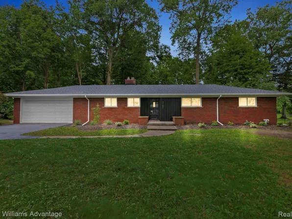 31651 Staman Cir, Farmington Hills, MI 48336