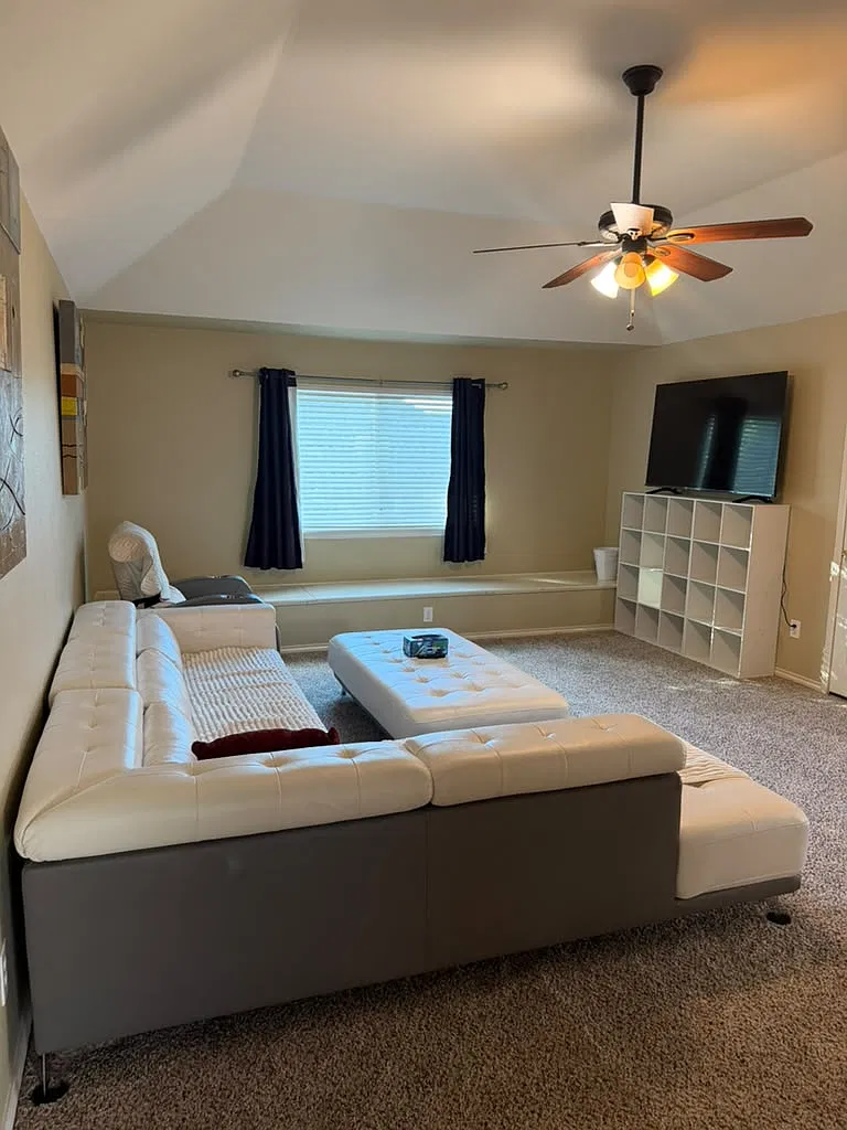 5 bed, 3399 sqft, $5,500 — Photo 3