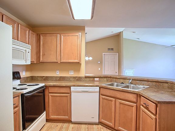 3rd image of 51797 Adler Park Dr W