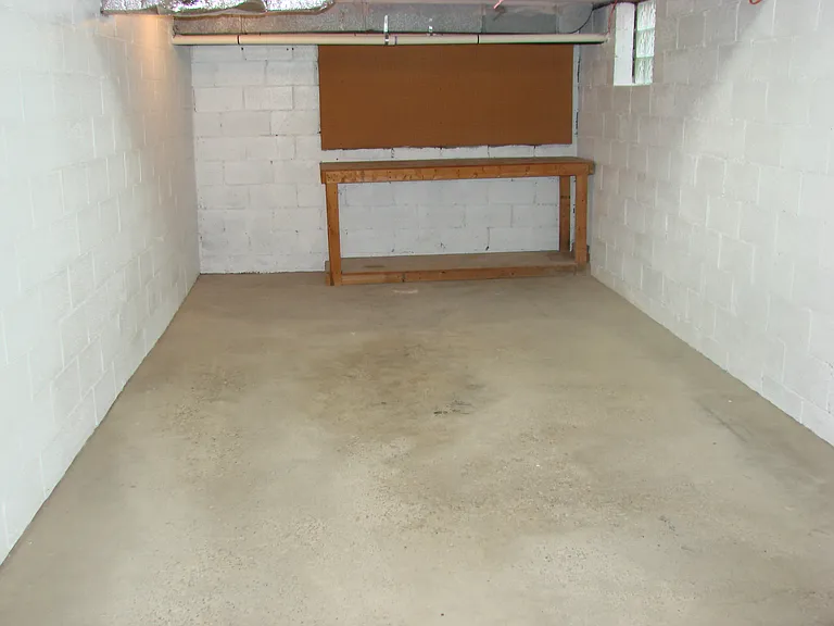 859 Killarney Dr — Photo 11
