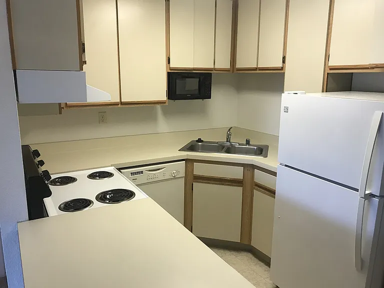 Arbors Apts. — Photo 3