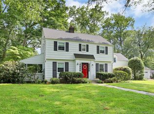14 Crestwood Dr, Stamford, CT 06905