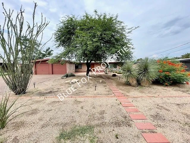 729 N Alamo Ave — Photo 1