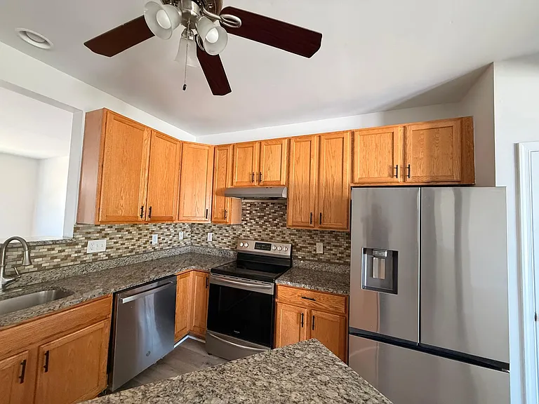 18 Bridle Path Ct — Photo 3