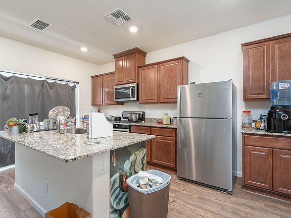 5th image of 731 Sandstone Dr