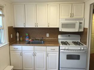 21 W Clearwater Rd #2E, Lindenhurst, NY 11757