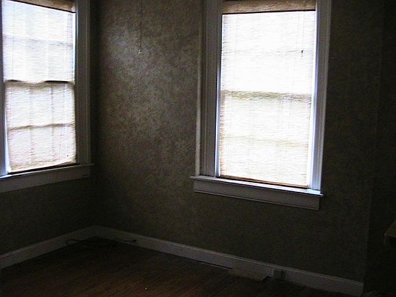 4th image of 2917 E Marshall St