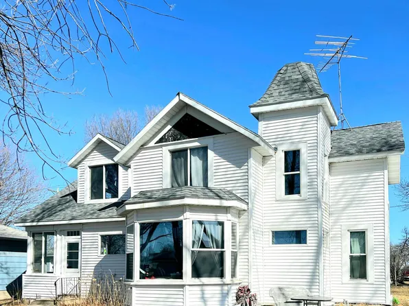 301 N Carver St, Winthrop, MN 55396