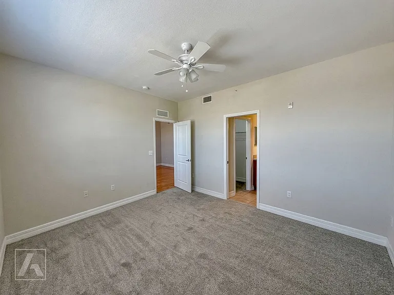 North Pointe Place — Photo 13