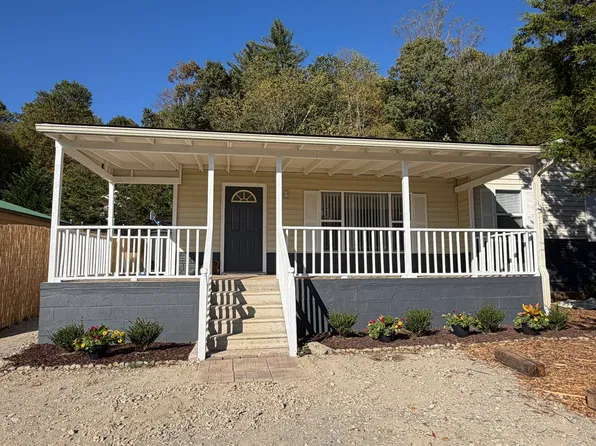 339 Youngs Drive Ext, Candler, NC 28715