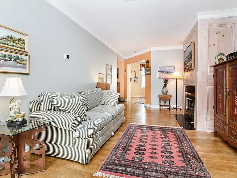 25 Revere St #5 — Photo 4