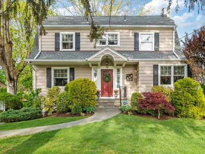 335 Heathcote Road, Scarsdale, NY, 10583