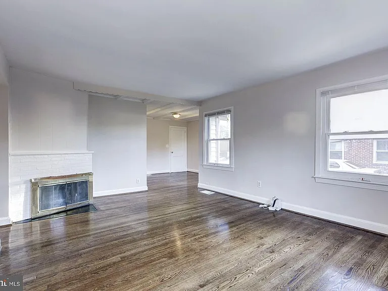 1100 Edmonston Dr — Photo 9
