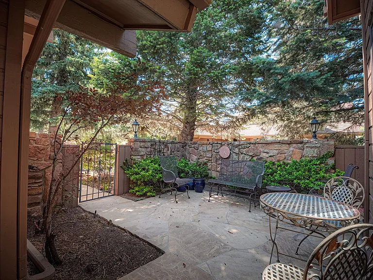 3570 Camels Ridge Ln — Photo 4