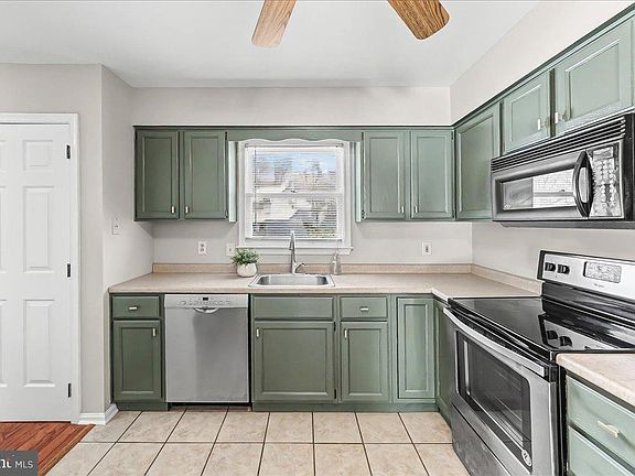 5th image of 136 Trotters Lea Ln