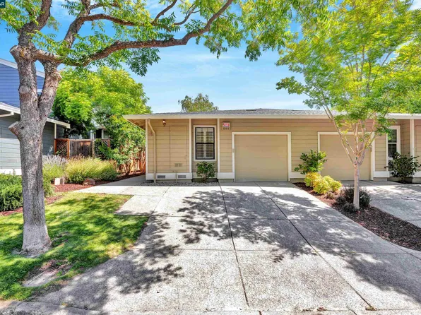 4 Benedita Pl, Moraga, CA 94556