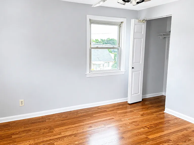 195 Jackson Ave — Photo 6