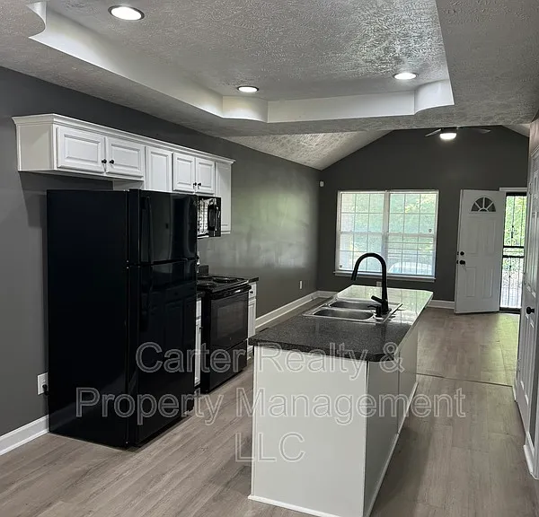 1812 Glade St — Photo 4