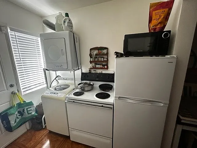 1 bed, 700 sqft, $1,350 — Photo 3