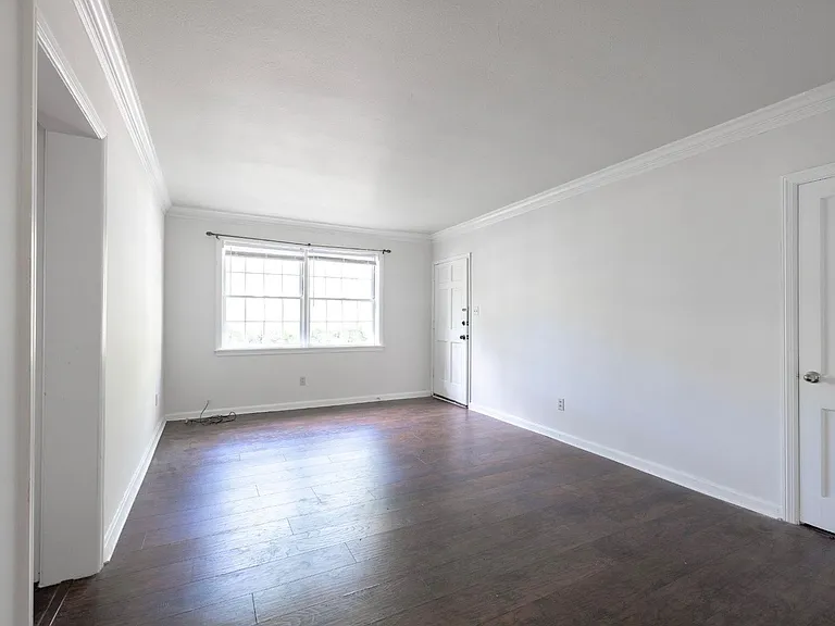 3411 Bull St — Photo 8