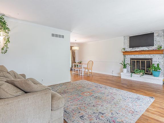 5th image of 5712 Twickingham Dr