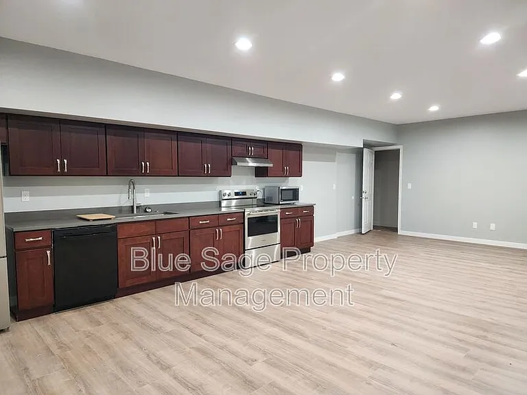 1965 Baker View Dr — Photo 29