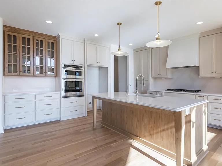 21911 Parkview Dr — Photo 16