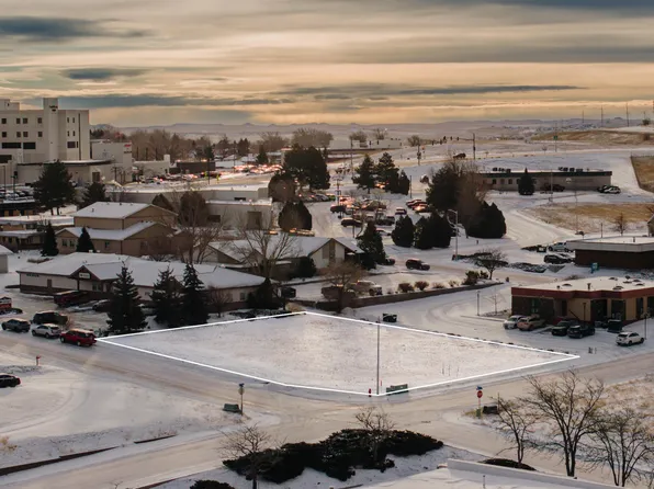 1403 W 3rd St, Gillette, WY 82716