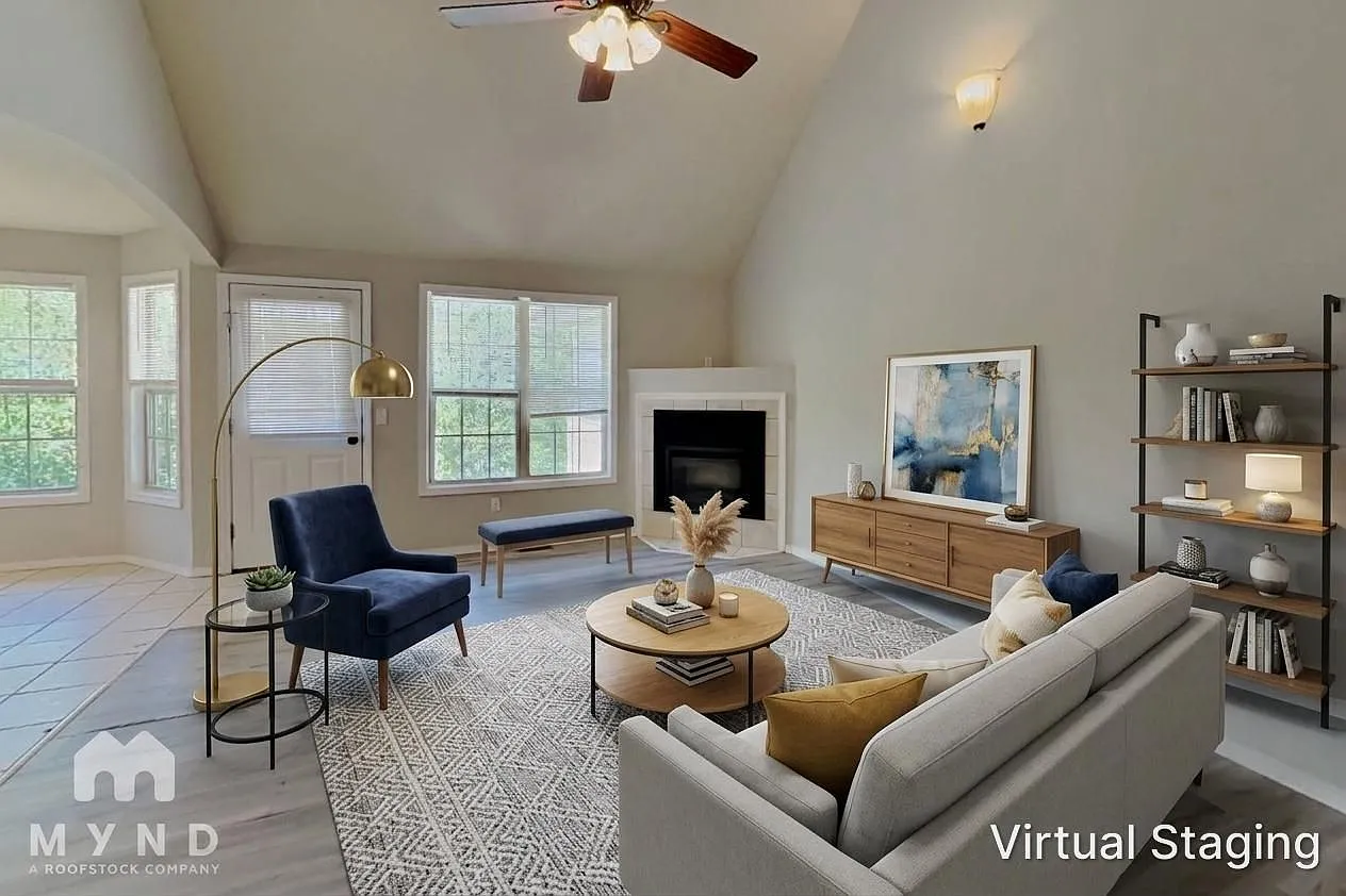 3 bed, 2.0 bath, 1745 sqft, $1,749 — Photo 2