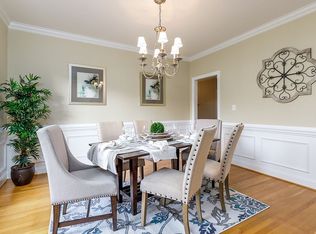 1751 Diercrest St, Oak Ridge, NC 27310