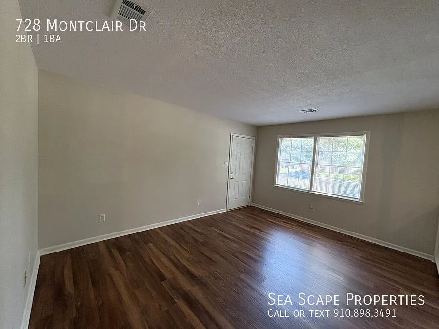 Pet Friendly 2 Bedroom, 1 Bath Duplex Close to Everything Wilmington has to Offer — Photo 4