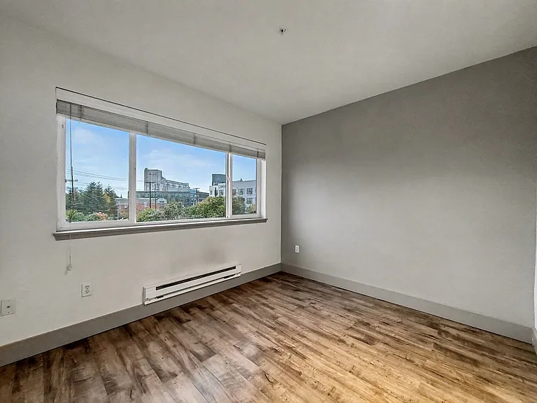 524 6th Ave W #106 — Photo 4
