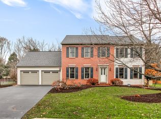 10 Round House Dr, Lititz, PA 17543