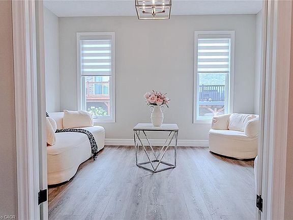 3rd image of 249 Ladyslipper Dr