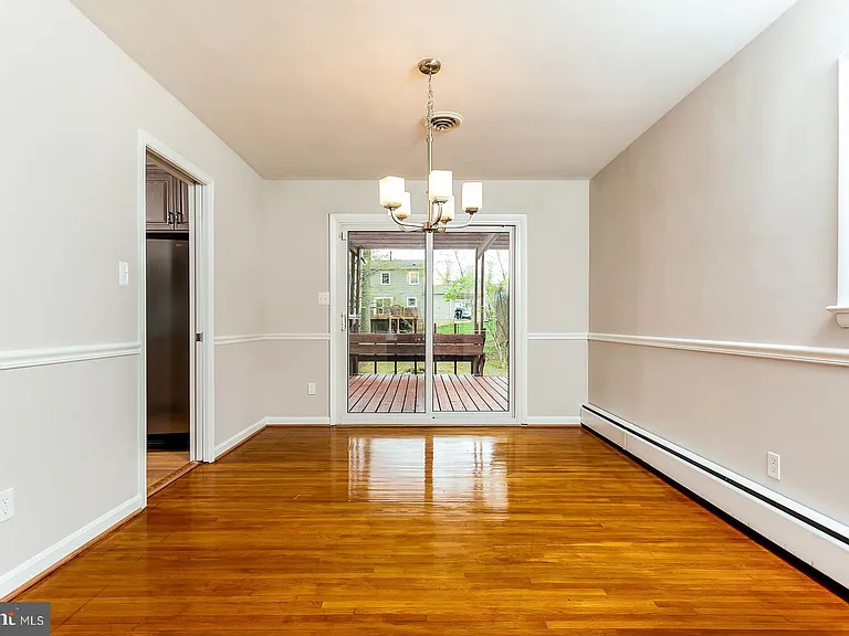 2271 Providence St — Photo 3