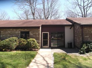 90 Arrowood Rd UNIT B, Manalapan, NJ 07726