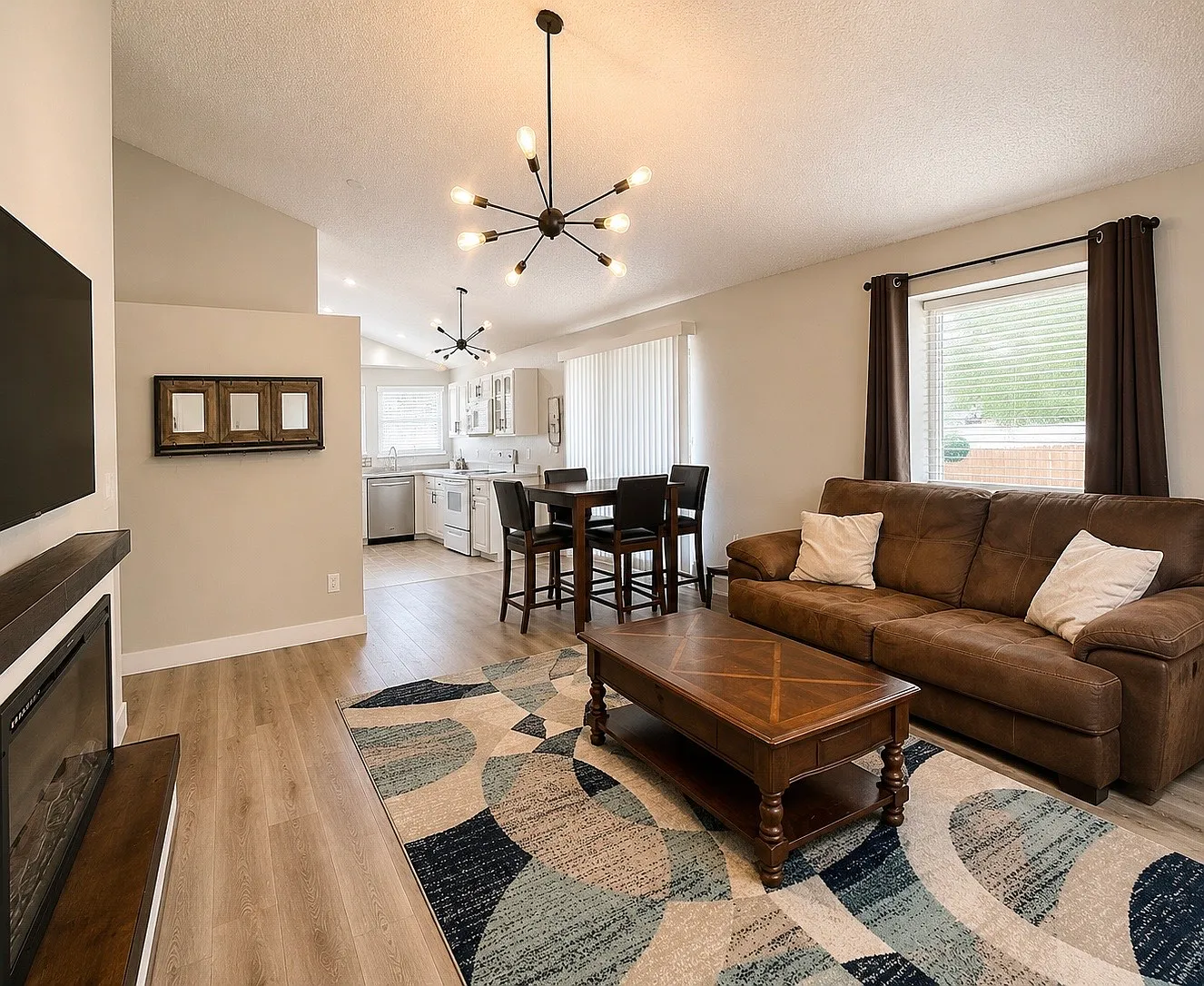 3 bed, 2130 sqft, $835 — Photo 4