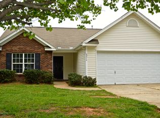 8216 Reames Rd, Charlotte, NC 28216